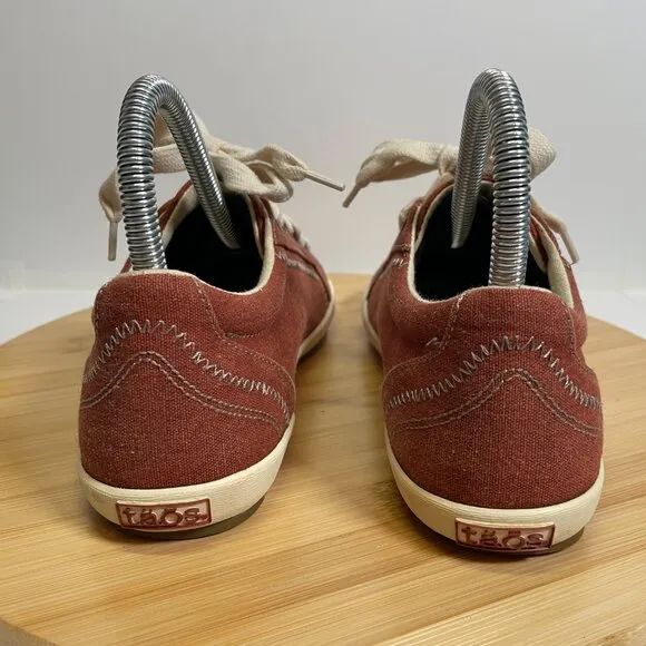 Taos Women 6 Burnt Orange Star Sneakers Lace Up Canvas Comfort Sole Arch Support