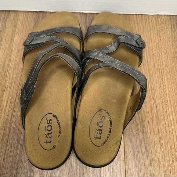 Taos Women’s Leather Strappy Sandals Metallic Black Size 10 Comfortable