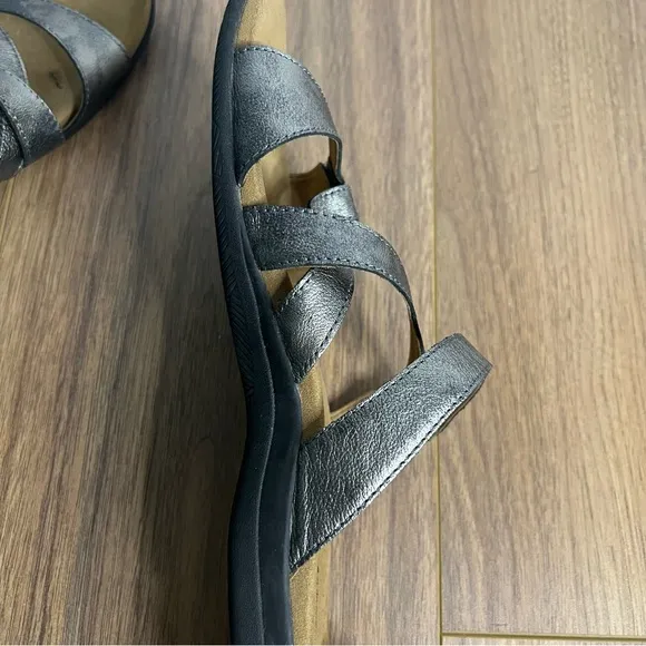 Taos Women’s Leather Strappy Sandals Metallic Black Size 10 Comfortable