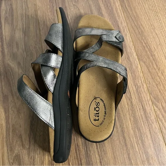 Taos Women’s Leather Strappy Sandals Metallic Black Size 10 Comfortable