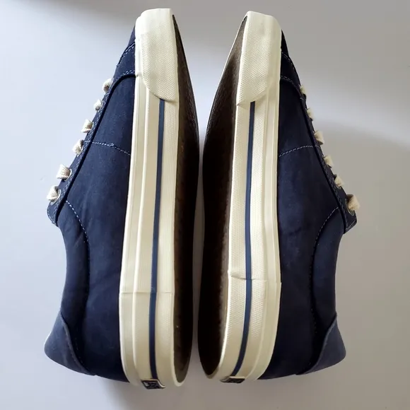 Taos  Z Soul Footwear Blue and Cream Sneakers with Canvas Upper Size 9