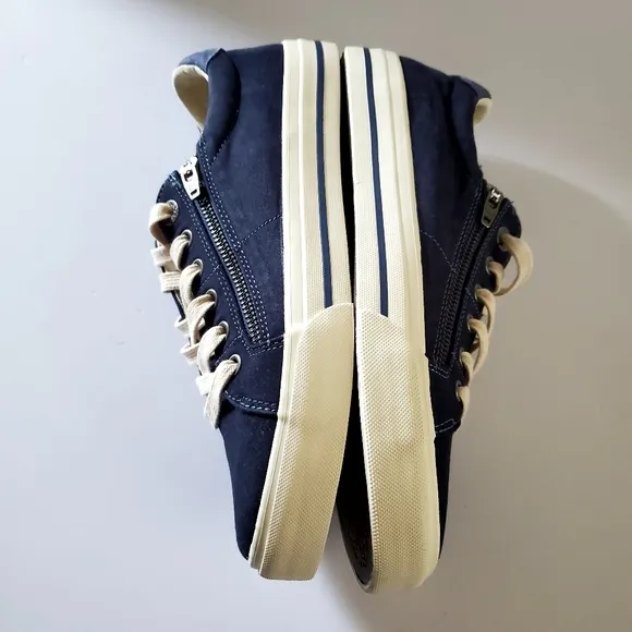 Taos  Z Soul Footwear Blue and Cream Sneakers with Canvas Upper Size 9