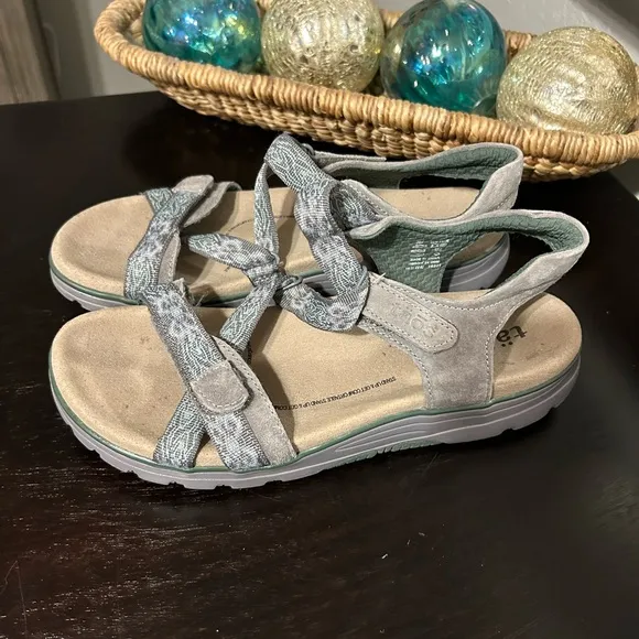 Taos Zen Sandals Women 11/42 Boardeaux Comfort Hook Loop Strappy ZEN-13526