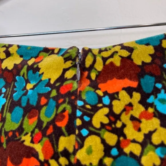 Tessuto | VTG Retro Brady Bunch Floral Pattern Velvet Skater Mini Skirt