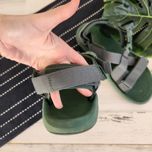 Teva Hurricane Verge Green Strappy Sandals Size 10