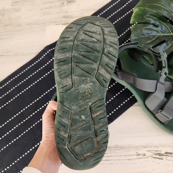 Teva Hurricane Verge Green Strappy Sandals Size 10