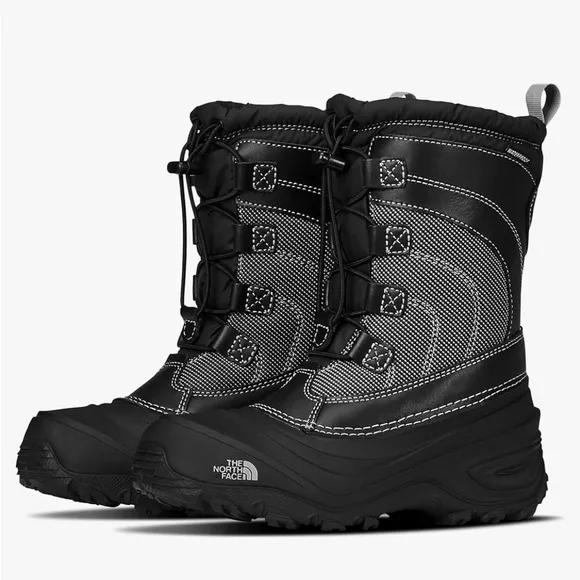 The North Face Alpenglow IV kids boys thermfelt Black and Gray Winter Boots NWOT