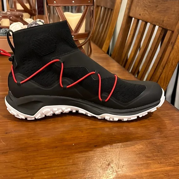 The North Face Sihl Mid Shoes Sneakers new black red Urban Explorer Mens 11.5