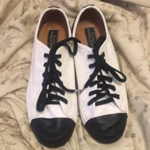 The Office Of Angelia Scott El Capitan White/Black Canvas Colorblock Sneakers
