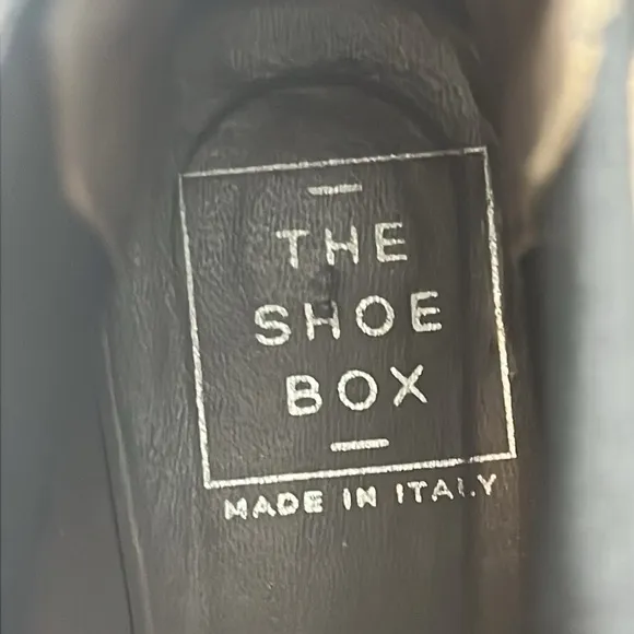 THE SHOE BOX Black Genuine Leather Snake Skin Textured Women’s Ankle Bootie’s