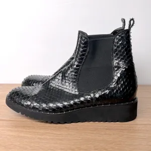 THE SHOE BOX Black Genuine Leather Snake Skin Textured Women’s Ankle Bootie’s
