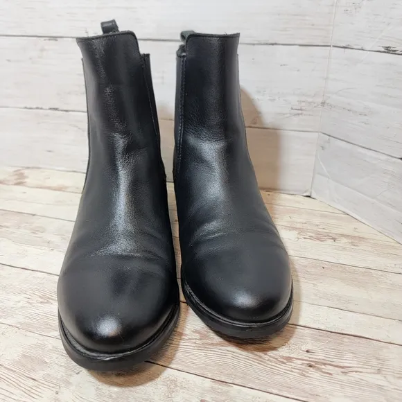 Thursday Boot Company Duchess Women’s Chelsea Boot Sz 8 US