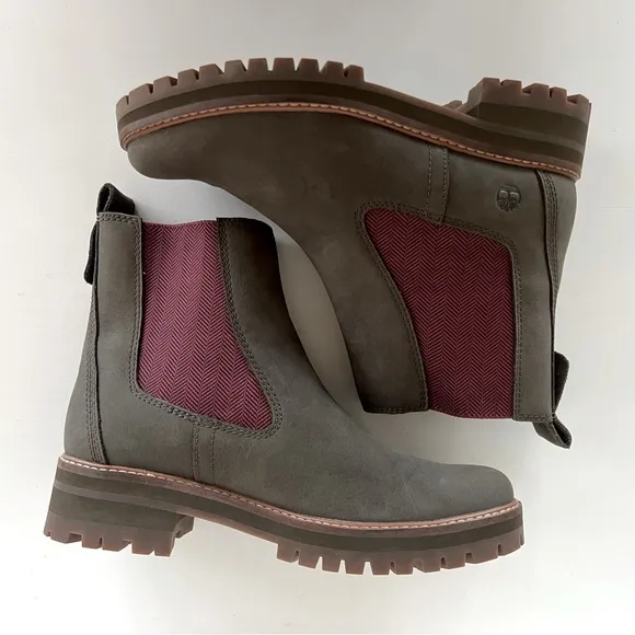 Timberland Courmayeur Valley Chelsea Boots in Olive Nubuck, Size 11