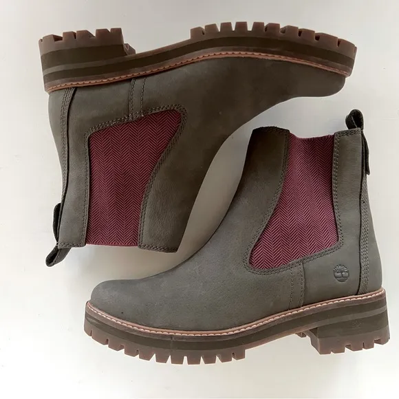 Timberland Courmayeur Valley Chelsea Boots in Olive Nubuck, Size 11