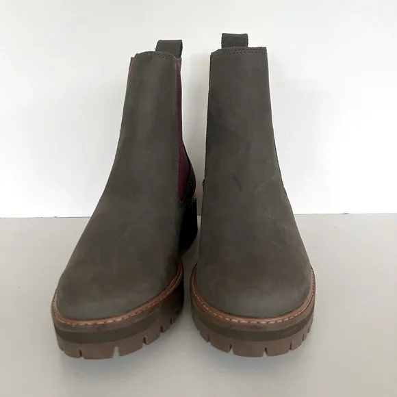 Timberland Courmayeur Valley Chelsea Boots in Olive Nubuck, Size 11