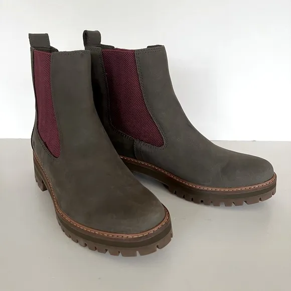 Timberland Courmayeur Valley Chelsea Boots in Olive Nubuck, Size 11