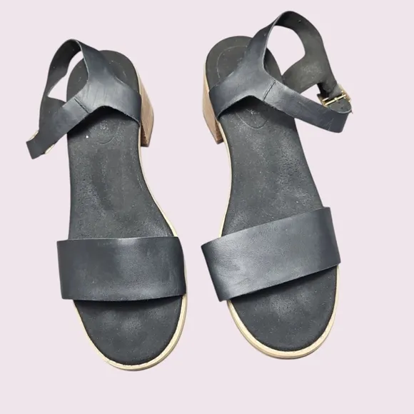 Timberland Laguna Shore Black Strappy Sandals Mid Heel Size 10