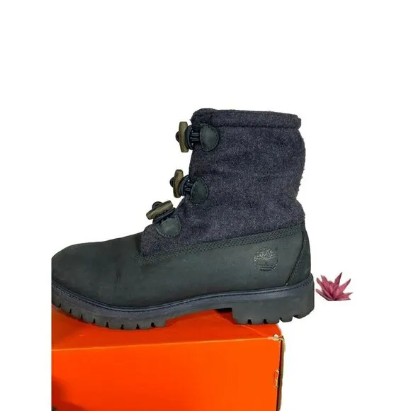 Timberland Navy Suede Wool Boots Round Toe Rubber Sole Toggle Closure Size 11M