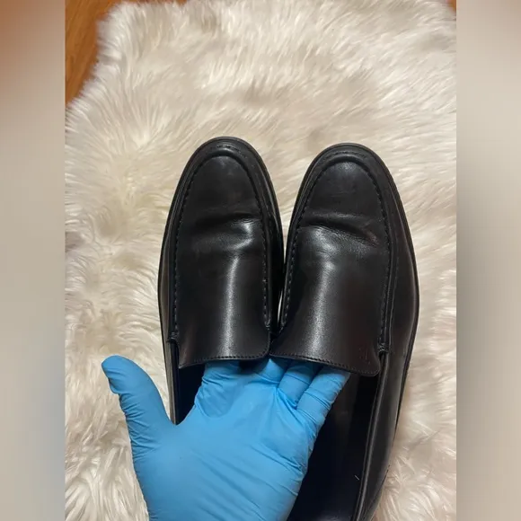 Tod’s slip on loafers