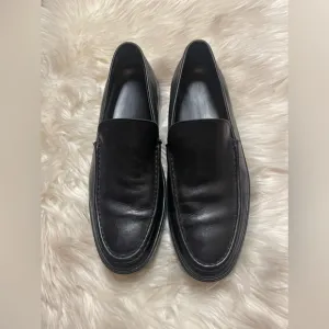 Tod’s slip on loafers