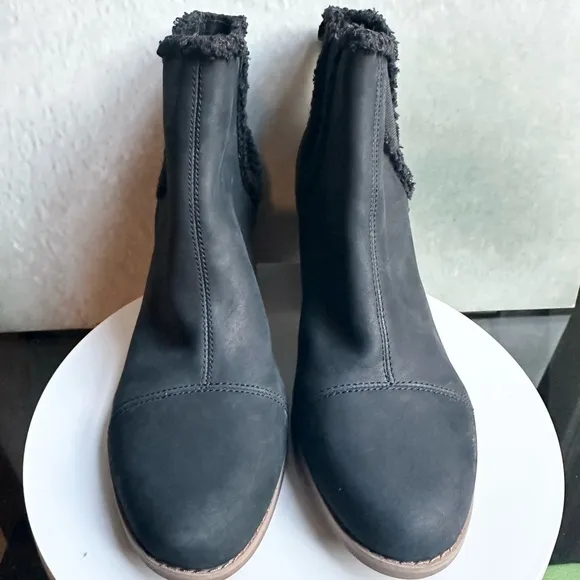 🌸TOMS🌸 Black Everly Chelsea Boots Size: 12