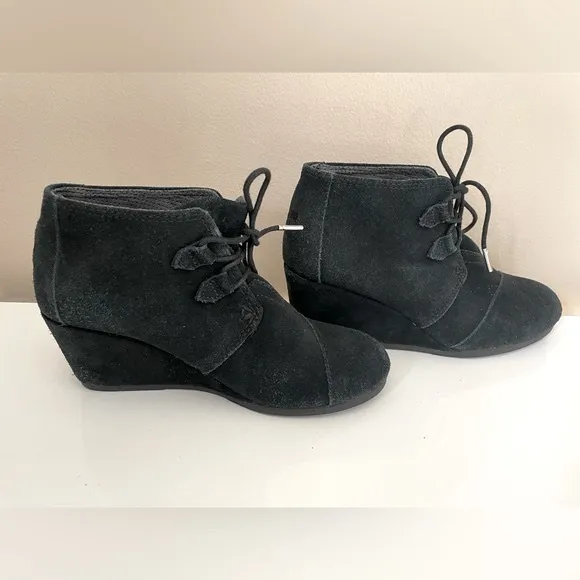 Toms Black Suede Lace-Up Desert Wedge Ankle Boots Size 8