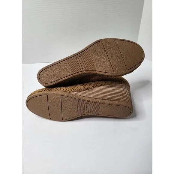 Toms Boots Desert Wedge Ankle Booties Cheetah Print Round Toe Lace-Up Size 11