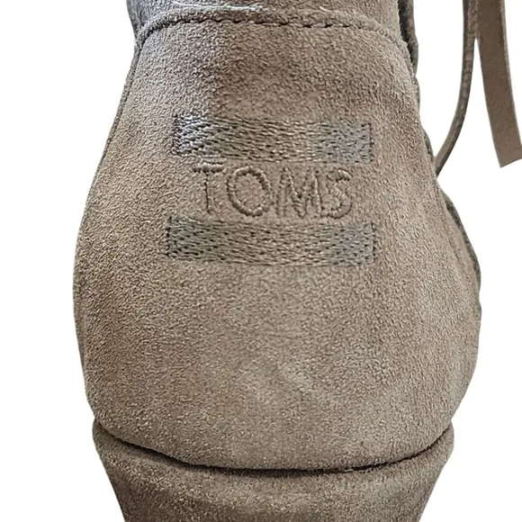 TOMS Desert Wedge High Taupe Suede Croc Embossed Ankle Booties, size 8