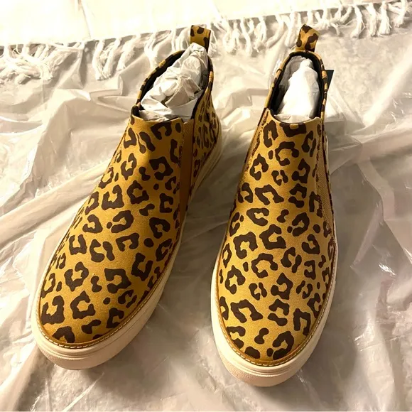 Toms sneakers Bryce Doe Leopard print canvas New in Box SZ 8