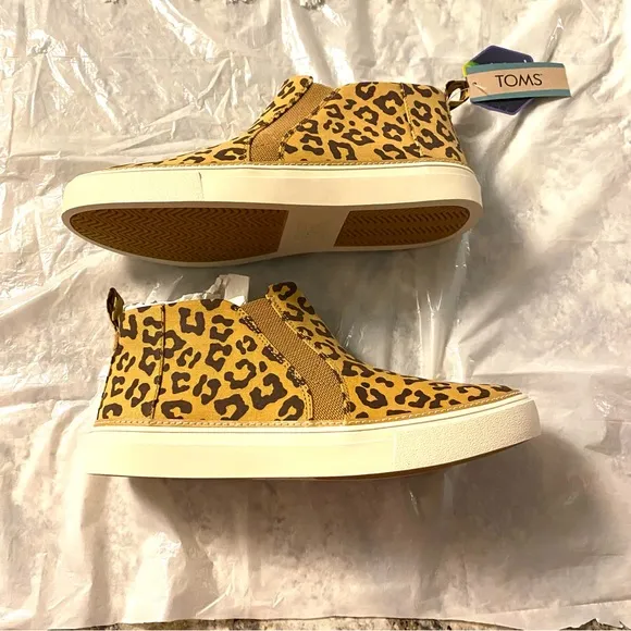 Toms sneakers Bryce Doe Leopard print canvas New in Box SZ 8