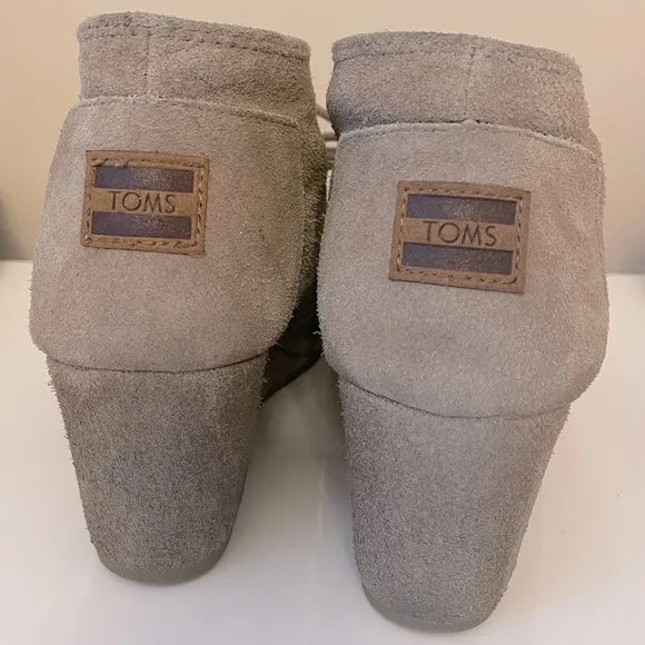 Toms Taupe Suede Lace-Up Desert Wedge Ankle Boots Size 9.5