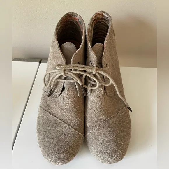 Toms Taupe Suede Lace-Up Desert Wedge Ankle Boots Size W10