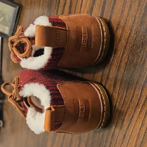 Tom's Women's Bota Desert Boots 6.5
