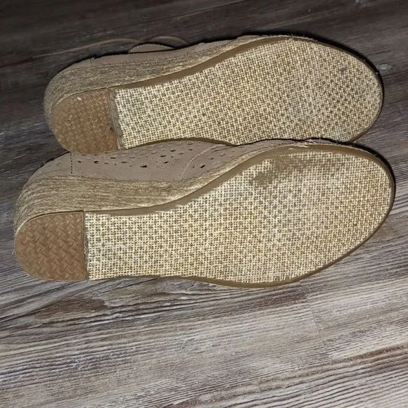 TOMS Womens Tan  Moroccan Cut Out Perforated Desert Wedge Boots  Sz 9