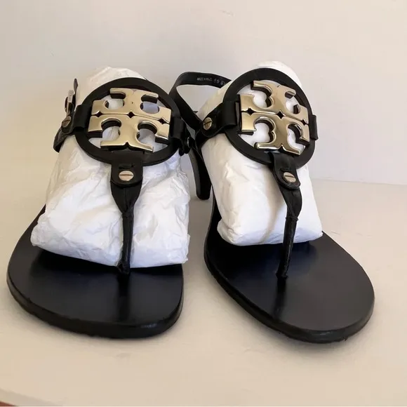 Tory Burch Black Holly Miller Kitten Heels Gold Logo Sandals Leather Womens 8.5