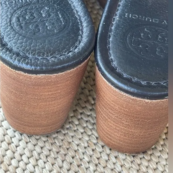 Tory Burch Black leather Wedge Sandals size 7M