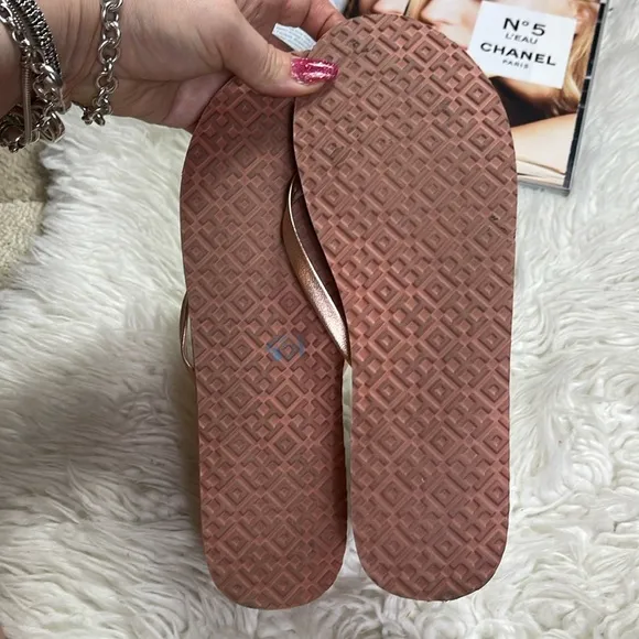 Tory Burch Metallic Leather Flip-Flop Rose Gold/Rose