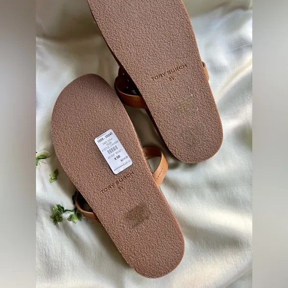 Tory Burch Miller Cloud Shearling Medallion Thong Sandals in Size 8.5 New in Box