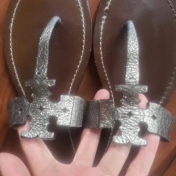 Tory Burch Moore silver Leather Thong Sandals Size 8.5