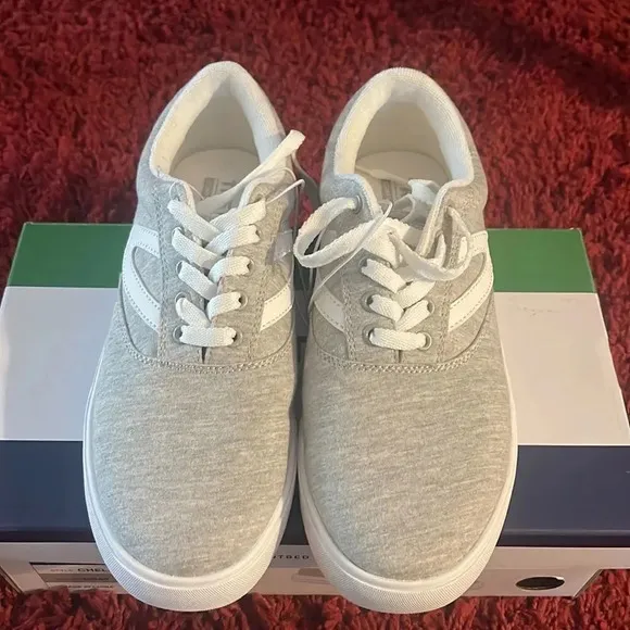 Tretorn  sneakers  Chelsea Gray Size 7 Memory Foam Canvas Sneakers