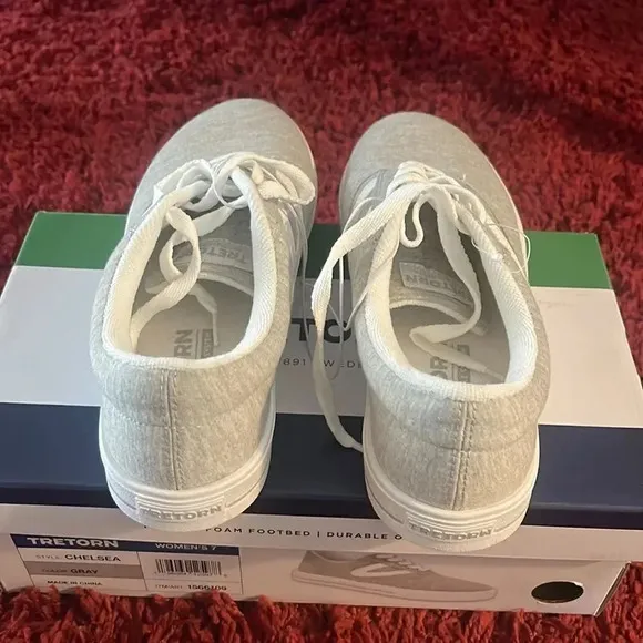 Tretorn  sneakers  Chelsea Gray Size 7 Memory Foam Canvas Sneakers