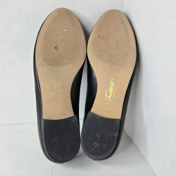 Trotters leather loafers. Black 7N