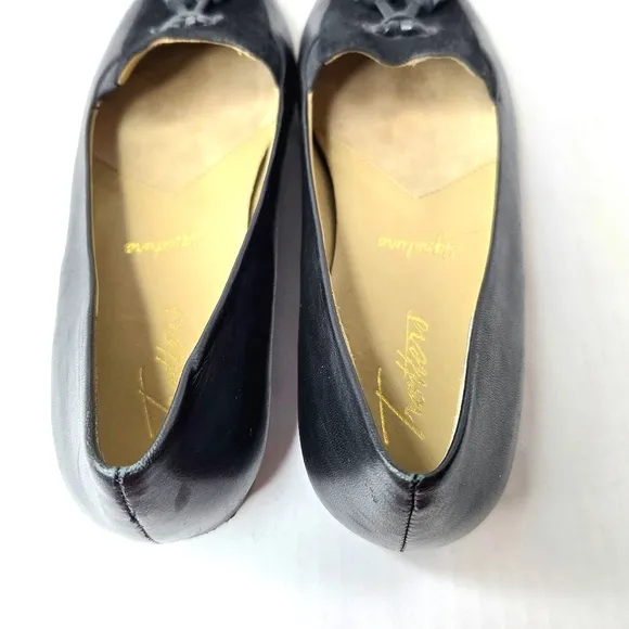 Trotters leather loafers. Black 7N