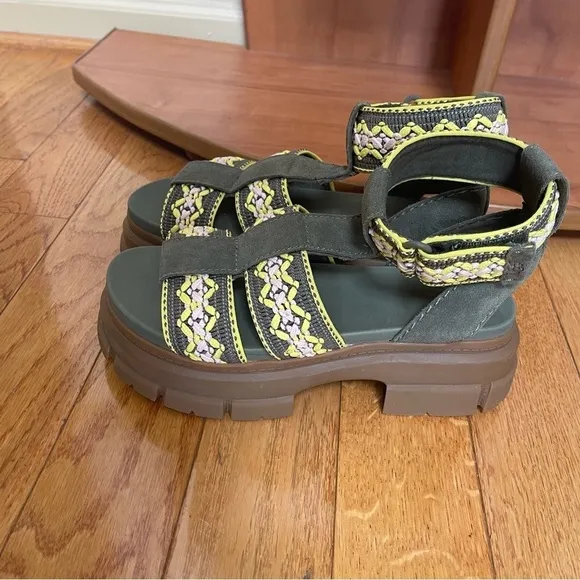 UGG ASHTON HERITAGE BRAID  STRAPPY BURNT OLIVE SLIDE CHUNKY SANDALS US 8