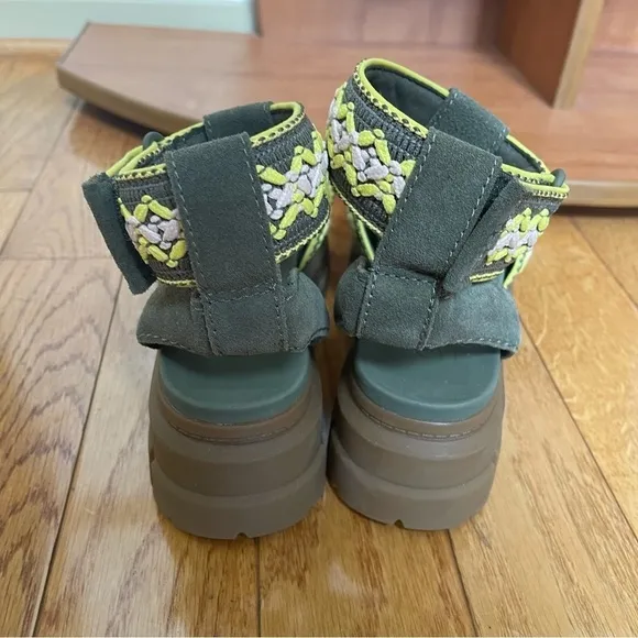 UGG ASHTON HERITAGE BRAID  STRAPPY BURNT OLIVE SLIDE CHUNKY SANDALS US 8