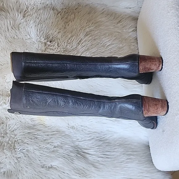 Ugg Ashur knee-high Chacoal Distressed leather boots size 7