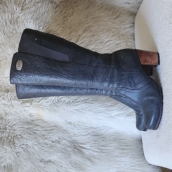 Ugg Ashur knee-high Chacoal Distressed leather boots size 7