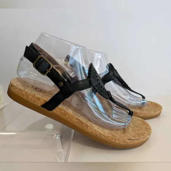 UGG Ayden Leather Sandals Ankle Strap, Comfort, Style, Sun Medallion, like new