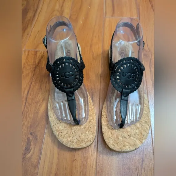 UGG Ayden Leather Sandals Ankle Strap, Comfort, Style, Sun Medallion, like new