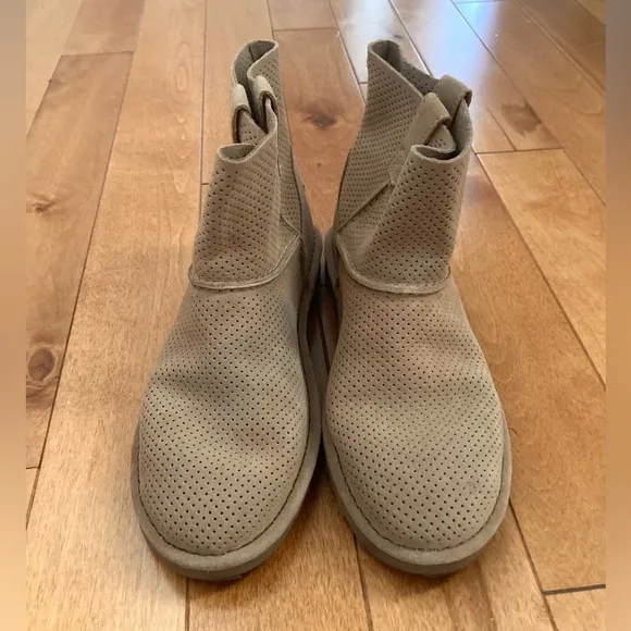UGG Classic Unlined Mini Perforated boots Size 7